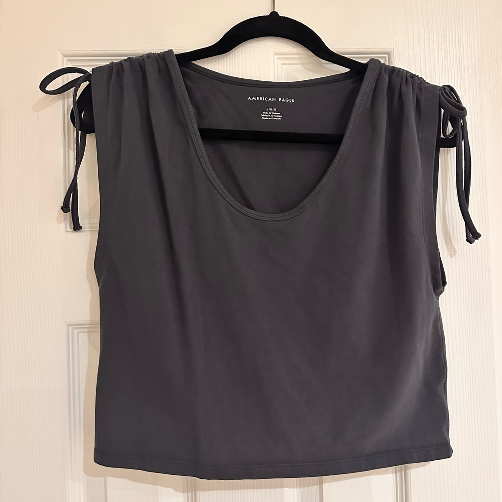 American Eagle crop top
